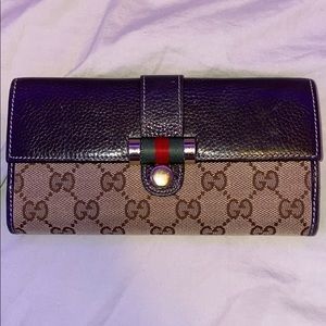 gucci multiple pocket wallet